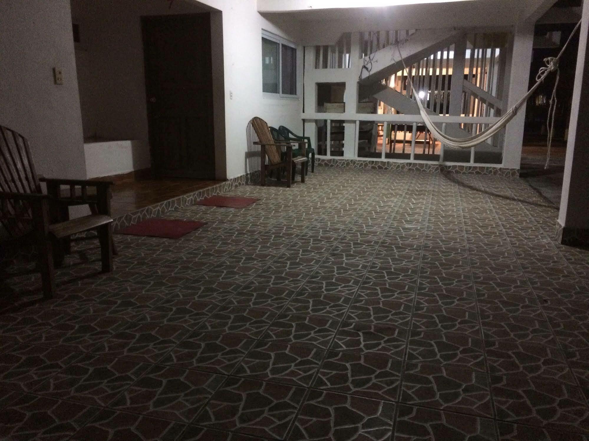 Tortugas Place Hotel Y Bungalos モンテリコ エクステリア 写真